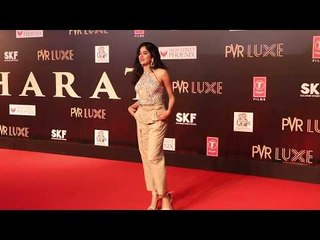 Bharat Premiere | Jahnvi & Khushi Kapoor Look Classy & Chic As Ever As They Attend Premiere