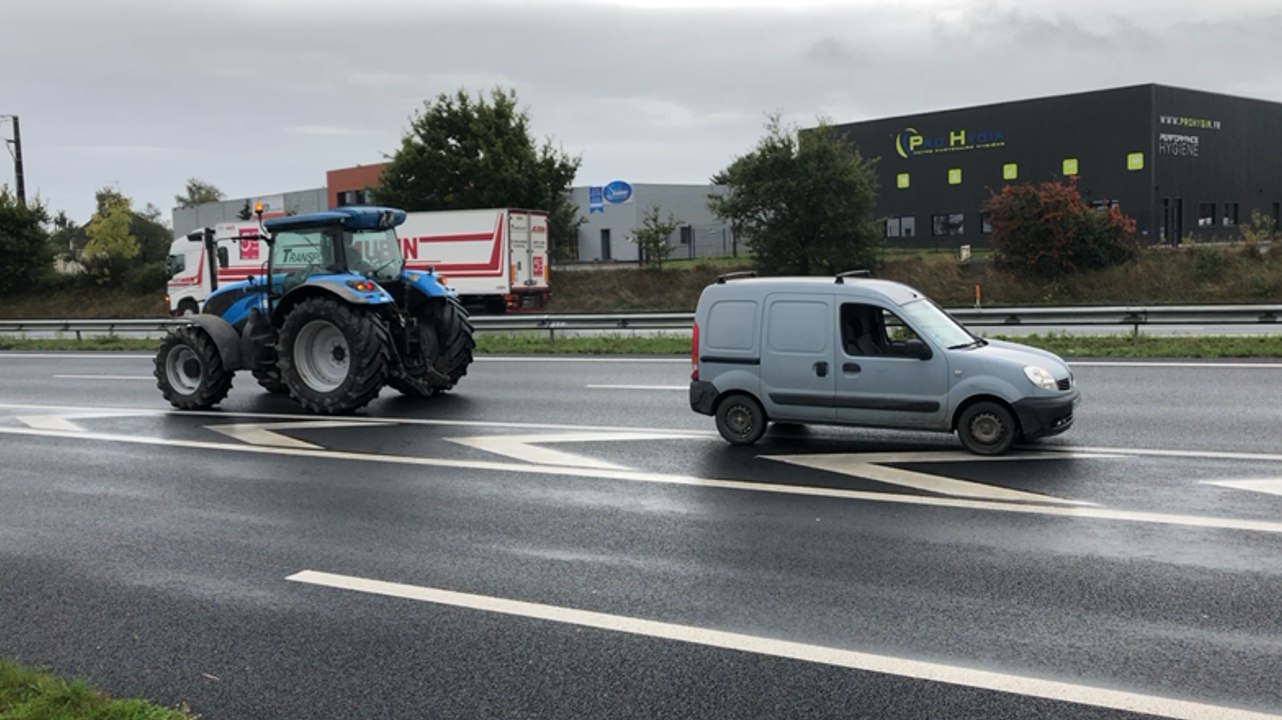Ille-et-Vilaine. Barrages agriculteurs à Bréal...