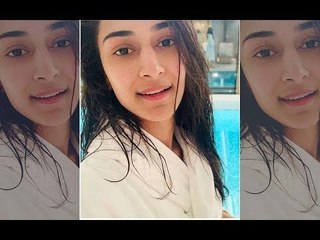 Erica Fernandes Posts An After-Swim Selfie And It’s Winning Hearts!