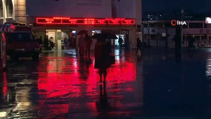 İstanbul güne yağmurla uyandı