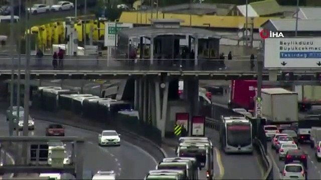 Son Dakika: İstanbul'da metrobüs kazası: Yaralılar var