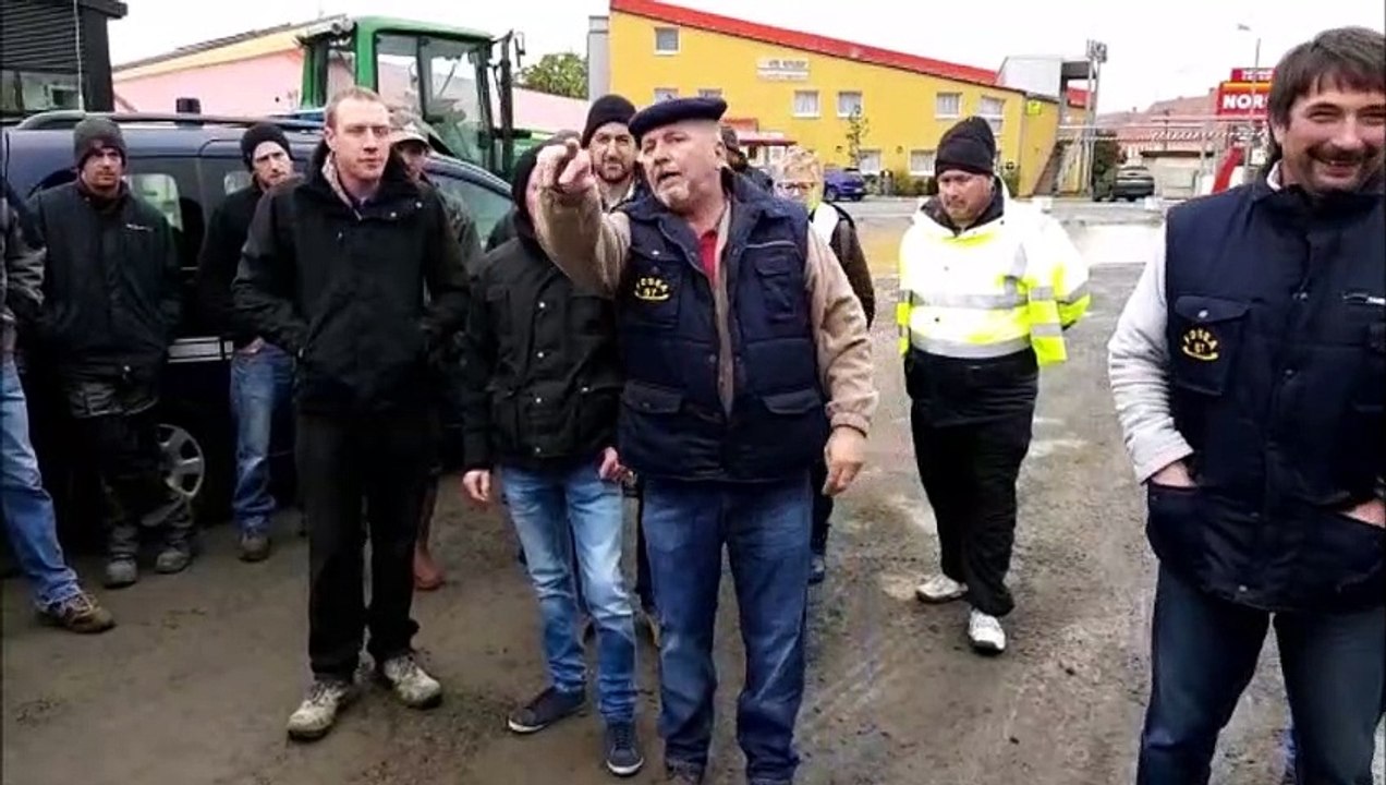 Social : 50 agriculteurs bloquent le rond-point de Phalsbourg