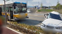 아산에서 시내버스-승용차 충돌...7명 사상 / YTN