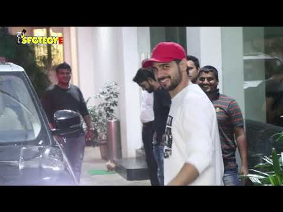 SPOTTED: Rakul Preet, Arjun Kapoor & Sidharth M...