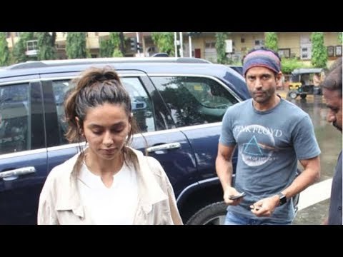 SPOTTED! Farhan Akhtar-Shibani Dandekar & Allu Arjun-Tamannaah Bhatia At Bastian