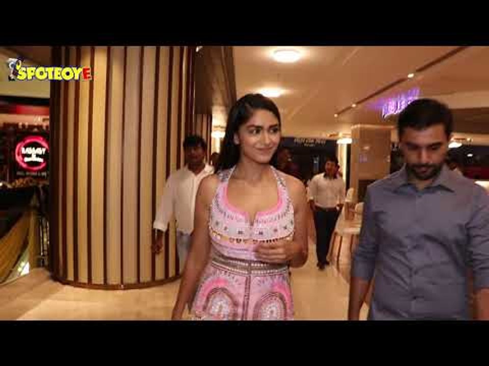 Mrunal Thakur, Karishma Sharma & Others At The Success Party Of ‘SUPER 30’ | SpotboyE