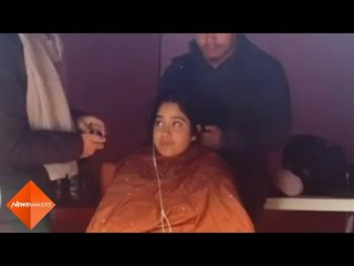 Janhvi Kapoor Braving 7 Degrees in Georgia with a Shawl is Basically All of Us in Winters | SpotboyE