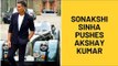 Akshay Kumar Lands On The Floor After Sonakshi Sinha Pushes Him | SpotboyE