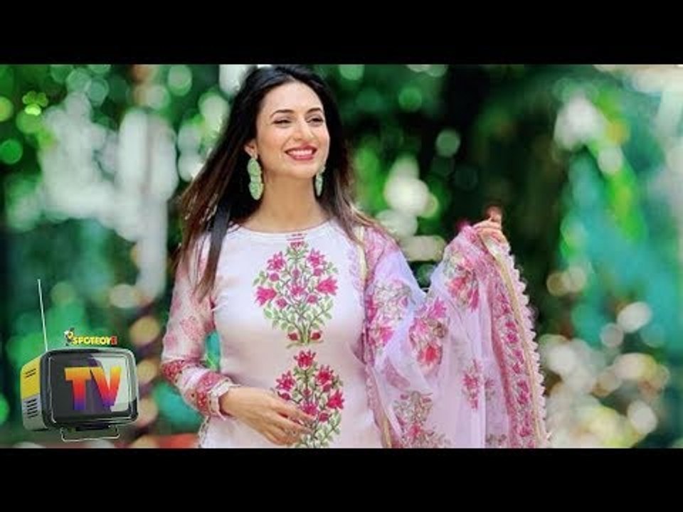 Divyanka Tripathi Dahiya looks mesmerising as s...
