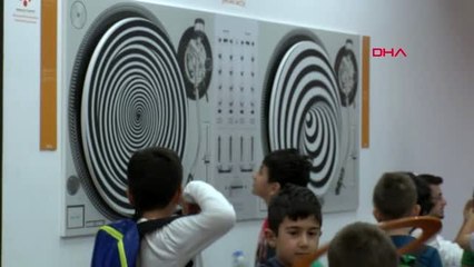 İllüzyon dünyasına yolculuk bu müzede... izleyenler de şaşırıyor