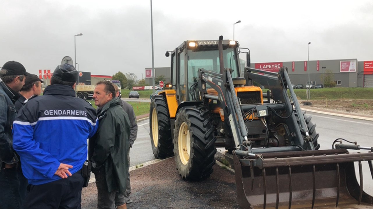 Des agriculteurs en colère mobilisés en Sarthe