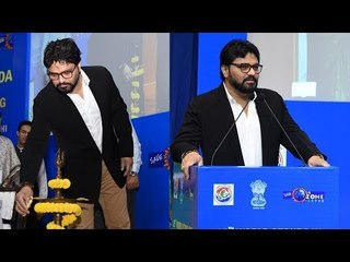 Babul Supriyo Defeats Mumbai Traffic In Auto Rickshaw | SpotboyE