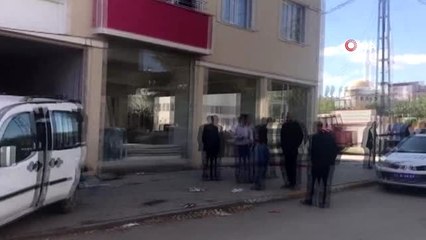 Erzurum'da traktör işyerine girdi