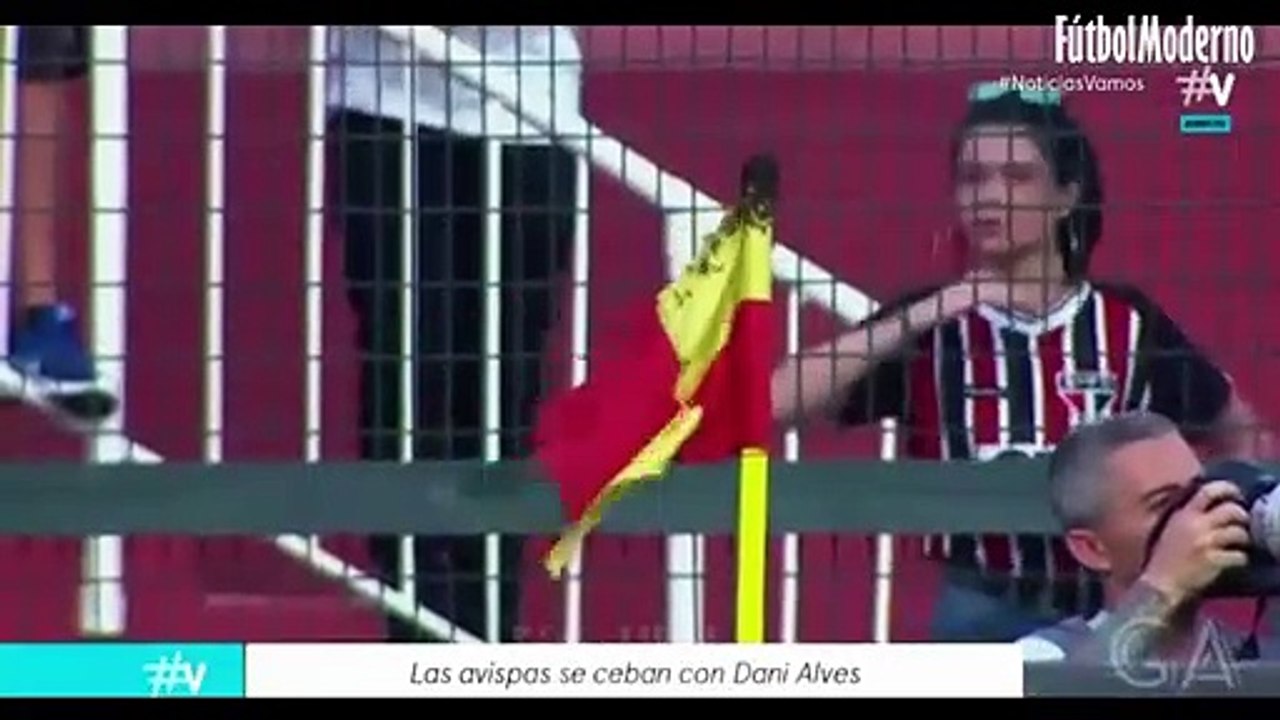 Le footballeur Dani Alves a été attaqué en plei...