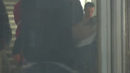 Boki 13 bartet me karrocë nga Prokuroria, transportohet në klinikë