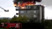 Tuzla'da bir apartmanın en üst katında bulunan bir dairede yangın çıktı. Olay yerine çok sayıda itfaiye ekibi sevk edilirken yangın kontrol altına alındı.