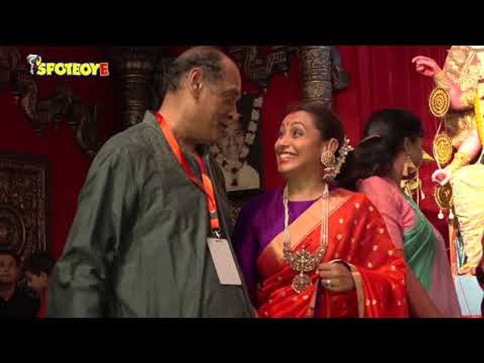 Rani Mukerji, Kajol, Tanisha and other celebs celebrate Durga Ashtami at a Pandal | SpotboyE