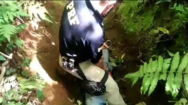 PRF recupera duas caminhonetes roubadas, ambas com lançador de fumaça