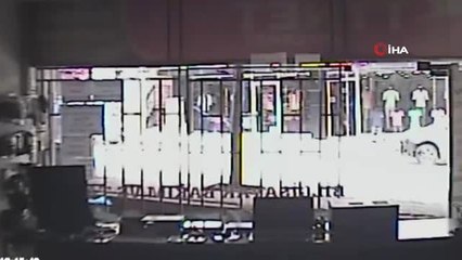 Motosiklet sürücüsünün ayağının koptuğu kazanın görüntüleri ortaya çıktı