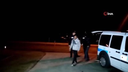 Polisin şüphelendiği 4 yaya kaçak göçmen çıktı