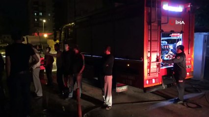 Yangın söndürme malzemesi satılan iş yeri çıkan yangında küle döndü