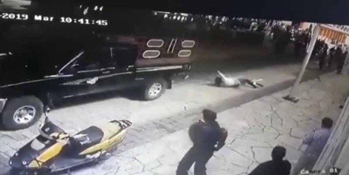 Pobladores de una ciudad de México arrastraron a su alcalde por incumplir sus promesas electorales