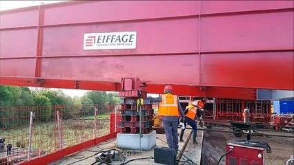 Mise en place du tablier du viaduc du Contournement ouest de Strasbourg, à Vendenheim