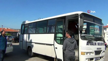 Ayvalık’ta Suriye ve Kongo uyruklu 28 kaçak göçmen yakalandı