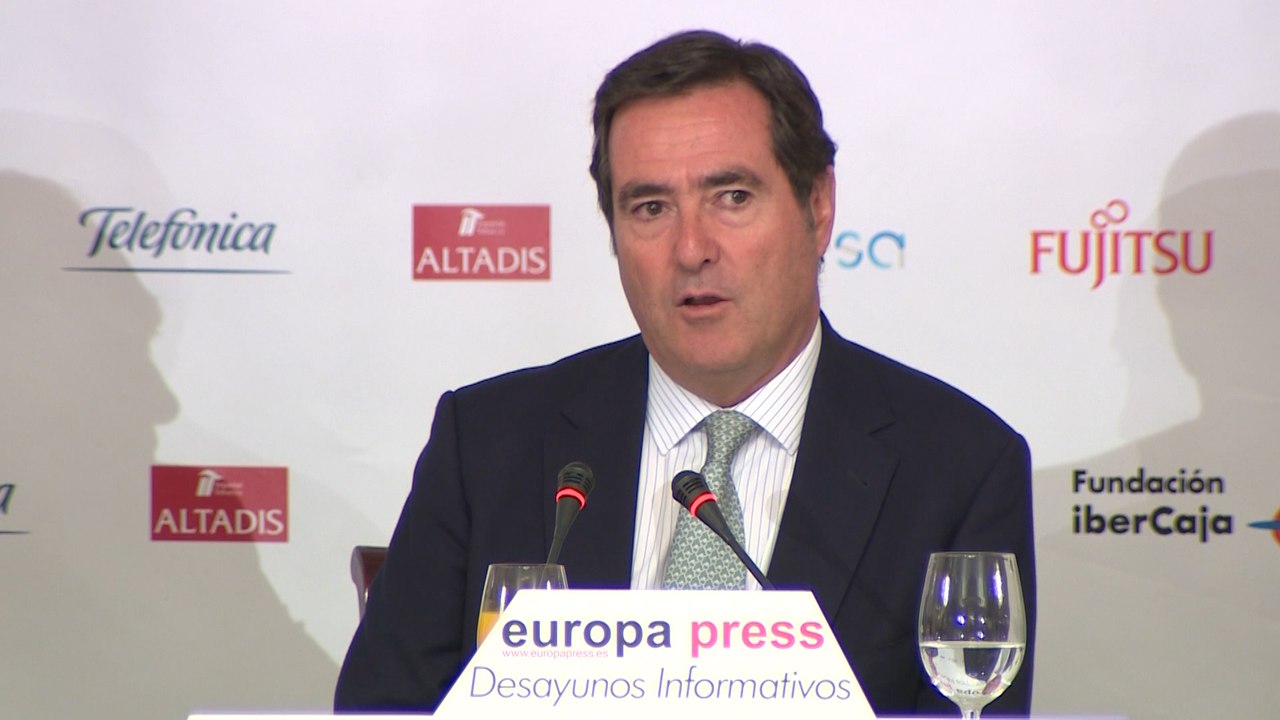 CEOE avisa que marcha de empresas de Cataluña se notará en inversión