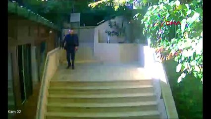 Bakırköy'de kafede bıçakla kovalanan kadını iş yeri sahibi böyle kurtardı