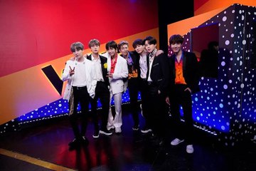 قبل أن يغنوا في موسم الرياض.  تصرف غير مسبوق على المسرح لفريق BTS