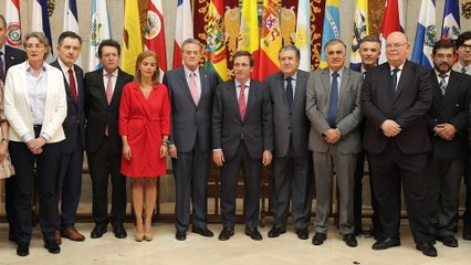 Almeida preside un acto conmemorativo de la celebración del 12 de octubre