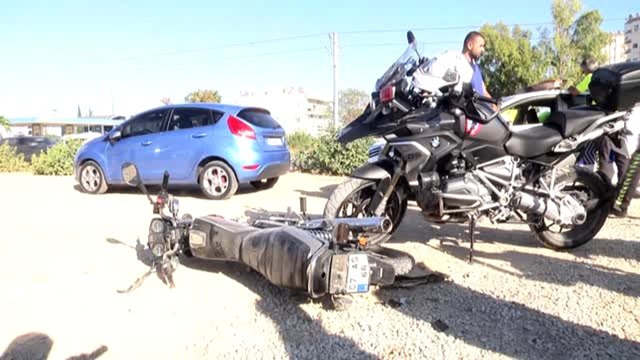 Polis, uyuşturucu şüphelilerini motosikletlerine çarparak yakaladı