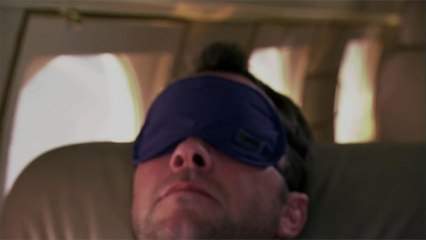 Wife and Stepdaughter of Snoring Man Created Cheeky 'Care Packages' With Earplugs for Fellow Passengers