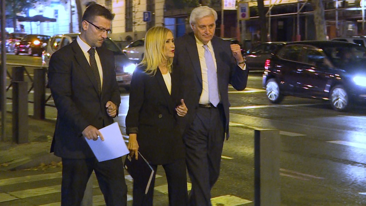 Cifuentes sale de la Audiencia Nacional tras su declaración