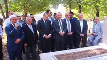 Eski Siirt Belediye Başkanı Bağış mezarı başında anıldı - SİİRT
