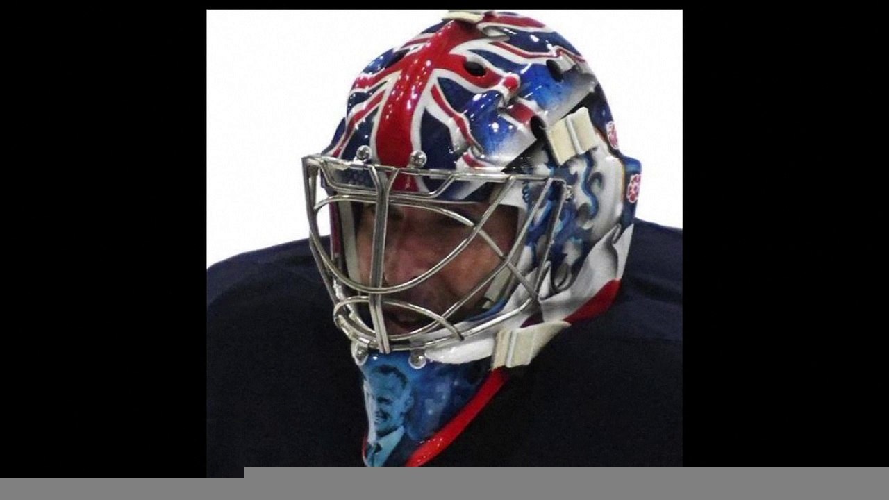 Former Arsenal/Chelsea keeper Petr Cech signs with English ice hockey team