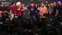 McGregor golpea a Nurmagomédov durante la ceremonia de pesaje