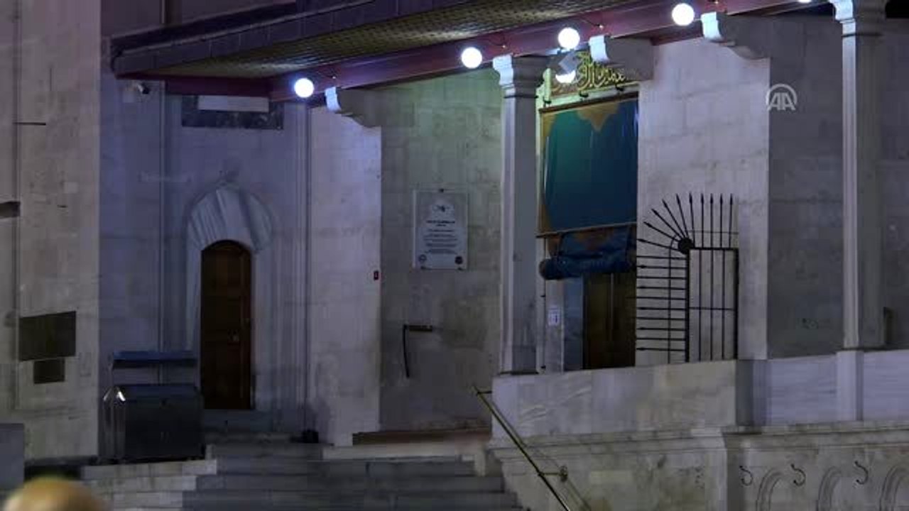 Fatih Camisi'nde Fetih suresi okundu