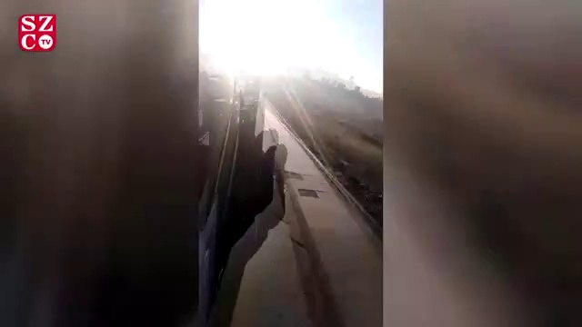 Dolmuş kapısında tehlikeli yolculuk