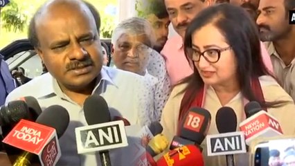 Sumalatha Amabareesh Slams HD Kumaraswamy On His Foreign Tour Comment | Oneindia Kannada