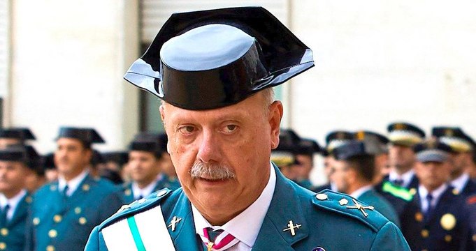 El general Garrido, jefe de la Guardia Civil en Cataluña, cabrea como monos a Mossos e 'indepes'