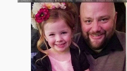 Un père célibataire coiffe sa fille comme un véritable pro