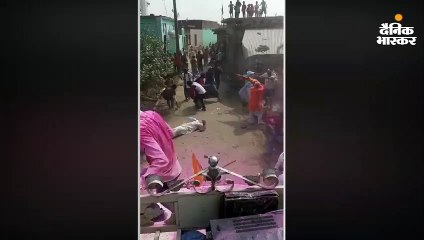 दुर्गा प्रतिमा तोड़े जाने के विरोध में सांप्रदायिक तनाव