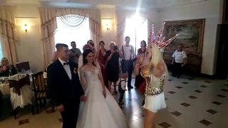 Официальный пародист и двойник Оли Поляковой Дима Черников на свадьбе в Бердичеве- Горько!