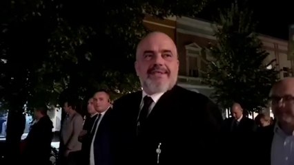 Ora News - Vuçiç: Takimi i Novi Sadit me Zaev dhe Ramën do të thotë shumë