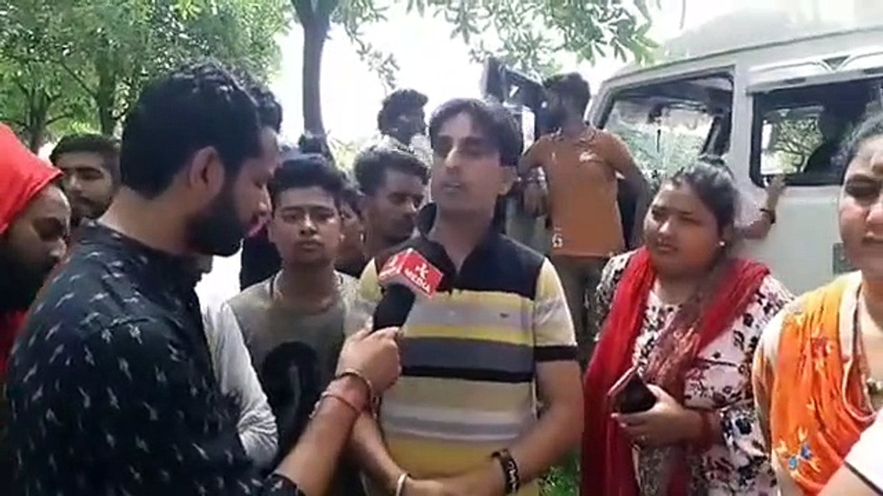 Machail Yatries attacked by locals of Paddar