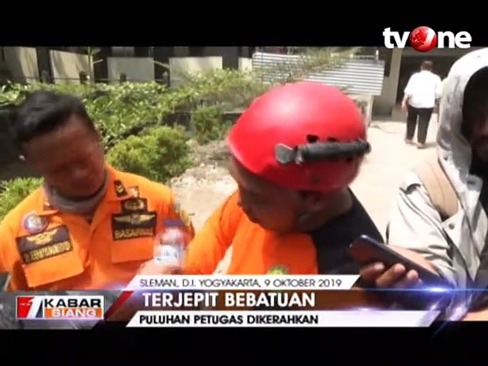 Evakuasi Korban Tertimbun Talud Berlangsung Dramatis
