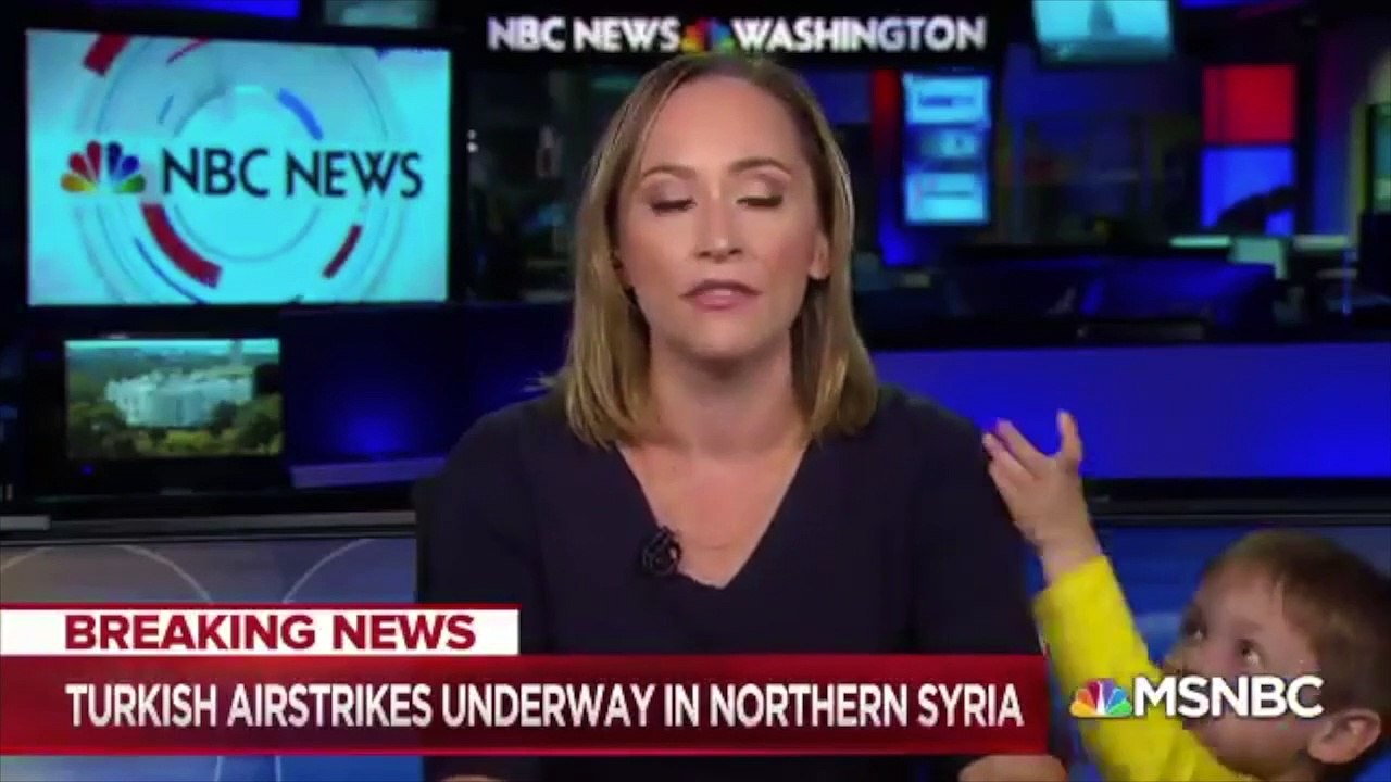 Une journaliste américaine de NBC interrompue en plein direct par son enfant