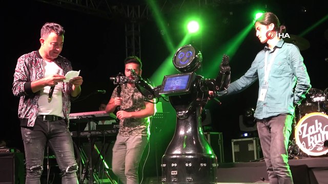 Öğrenciler Zakkum ile coştu